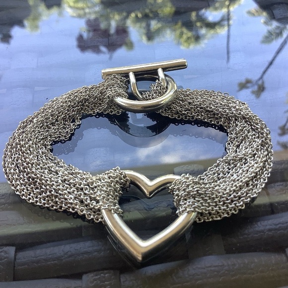 Elegant Silver Heart Chain Bracelet - Picture 4 of 4